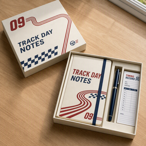 <span class=keywords><strong>Quaderno</strong></span> da Corsa LABON Personalizzato A5 con <span class=keywords><strong>Copertina</strong></span> <span class=keywords><strong>Rigida</strong></span> Blu Navy e Bandiera a Scacchi Rossa per Appunti sul Circuito, Impostazioni di Giro, Meteo e Registrazione del Tempo - Product Image 4