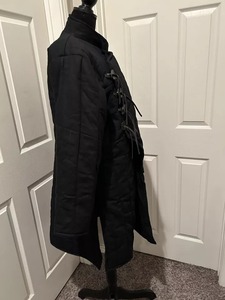 Abrigo Medieval Gambeson Chaqueta de Manga Completa Acolchada Gruesa para Cosplay y Recreaciones Disponible a Precio Mayorista para Exportación - Product Image 2