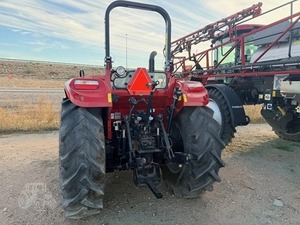 Tractor Agrícola IH FARMALL 90C 2024 con Motor de 40 HP, Caja de Cambios y Bomba, Garantía de 5+ Años - Product Image 4
