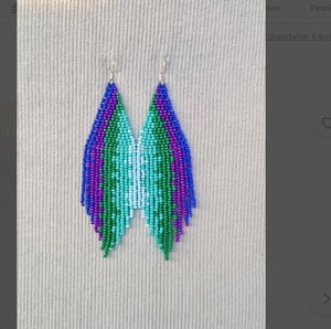Fabriqué pour vous : Boucles d'oreilles perlées, longues, dégradées, en perles de rocaille, style bohème, effet ombré - Product Image 1
