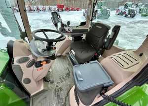 Tractor de Ruedas Fendt 1050 VARIO 4WD de 70HP, Alta Eficiencia, para Operaciones Agrícolas Pesadas, Potencia y Precisión Inigualables - Product Image 6