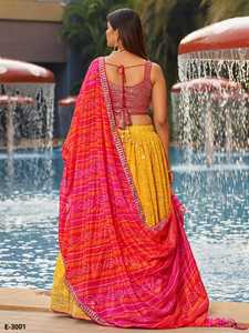 ชุดเลเฮนกาโชลีผ้าจอร์เจตต์สำหรับงานแต่งงานและเทศกาลแบบอินเดีย ประดับด้วยงานปักเลื่อมและงานปักดิ้นทอง พร้อมผ้าคลุมชินนอนบันดาฮีนี - Product Image 6