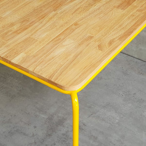 Mesa Cuadrada Minimalista de 70x70cm para Jardín de Niños KGD025, Diseño Moderno con Tablero de Madera y Patas de Hierro con Recubrimiento en Polvo para Uso Escolar - Product Image 4