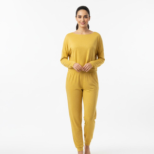 Conjunto Deportivo de Dos Piezas para Mujer, Sudadera de Manga Larga y Pantalones de Felpa Bordados, Estilo Casual para Otoño e Invierno - Product Image 1