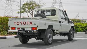 Neuf/Occasion 2024 pour LAND CRUISER LC79 2.8L <4L Euro IV, 6 places, 4x4, Diesel, Automatique, Sièges en cuir, Intérieur foncé - Product Image 5