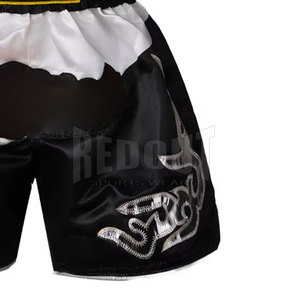 Pantalones cortos de sublimación MMA Premium, tela de alta resistencia para luchadores, pantalones cortos MMA de diseño personalizado, tela ligera de secado rápido - Product Image 3