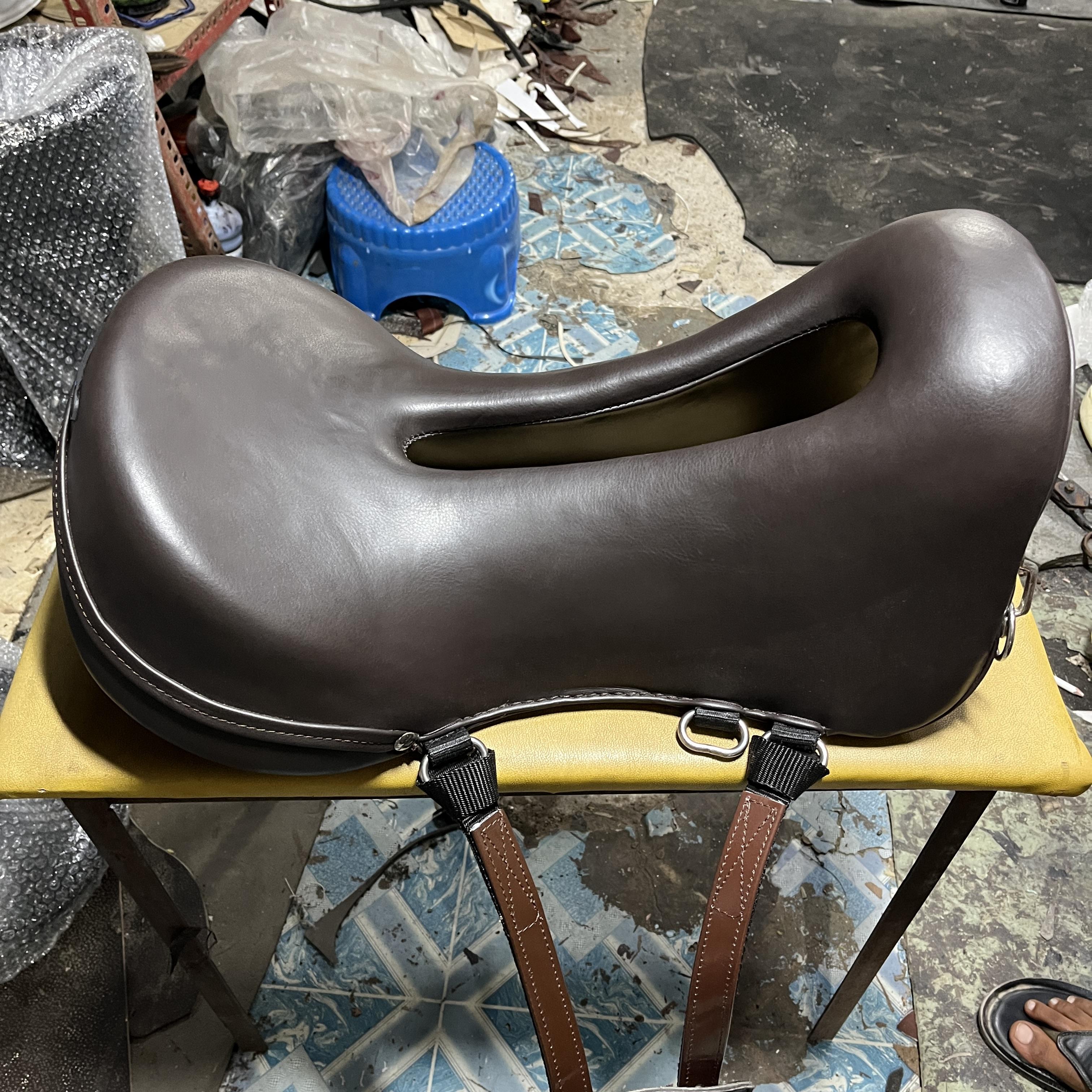 สีน้ำตาล