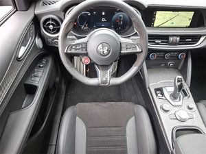 <span class=keywords><strong>Prix</strong></span> direct usine 2024 <span class=keywords><strong>Alfa</strong></span>-<span class=keywords><strong>Romeo</strong></span> Stelvio Quadrifogliom, moteur V6 biturbo de 2,9 L - Product Image 6