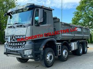 Camion benne basculante d'occasion Mercedes-Benz Arocs 3245 8x4 Euro 5 Diesel, conduite à gauche, poids lourd, diesel robuste, modèle 2020 - Product Image 2