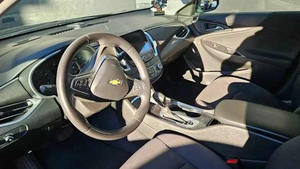 Chevrolet Malibu RS FWD 2024, Asientos de Cuero Negro, Interior con Calefacción, Bluetooth, Volante a la Izquierda, Llantas de Aleación, Pantalla Táctil - Product Image 2