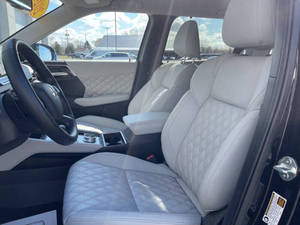 Mitsubishi Outlander SEL 2024 Usado en Excelentes Condiciones - Product Image 6