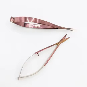 Ciseaux à ressort de haute précision avec conception d'ouverture automatique pour des tâches de toilettage et de coupe sans effort - Product Image 5