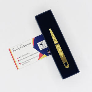 Hello Kitty Design pince à sourcils oblique en acier inoxydable outil de cueillette de maquillage de beauté avec recourbe-cils et pince à épiler - Product Image 2