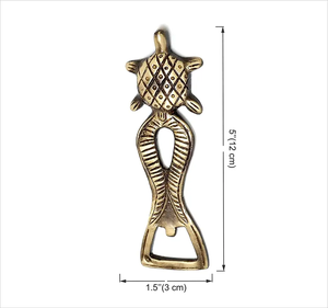 Abrebotellas con diseño de tortuga de latón macizo, agarre suave, equipo grabado a mano para abrir tapa de botella - Product Image 2