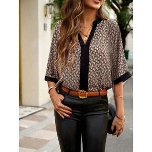 Blusa de Manga Corta con Estampado y Detalle de Franja Frontal para Mujer, Cuello en V, Corte Regular, Estilo Casual para Uso Diario, Marca Jane's - Product Image 5