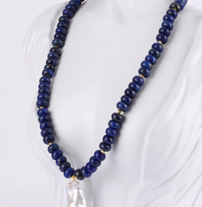 Collar de Moda con Cuentas Chapadas en Oro, Regalo para Mejor Amiga, Regalos para Mujer, Pañuelo con Flecos Occidentales de Alta Calidad y Diseño Único - Product Image 2