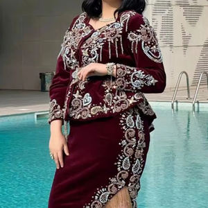 ATIYA LIBAS DISEÑADOR 2017 LEHENGACHOLI Tela de terciopelo Adornado Cristal Beadssstone Dabka Trabajo Boda - Product Image 4