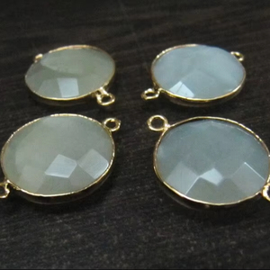 Conectores facetados con forma de moneda redonda de piedra lunar blanca Natural, conectores de bisel de doble bucle, dijes de conector de piedras preciosas de tamaño de 15 mm - Product Image 1