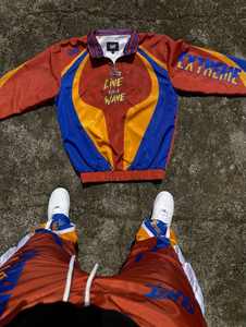 Conjunto Deportivo Unisex de Nylon con Capucha, Chaqueta Cortavientos y Pantalones de Dos Piezas con Logotipo Personalizado, Conjuntos Cortavientos de Poliéster para Otoño - Product Image 2