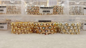 Ensemble de bracelets Rajwadi traditionnels pour femmes vêtements de mariée bracelets en métal cloutés en pierre de créateur fantaisie disponibles en plusieurs nuances - Product Image 4