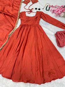 Dernière robe Anarkali brodée en soie Chinon de créateur par FabZone - Product Image 2