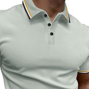 Polos personnalisés à manches courtes pour hommes avec étiquette brodée personnalisée et impression de logo pour le travail ou les vêtements de sport - Product Image 2
