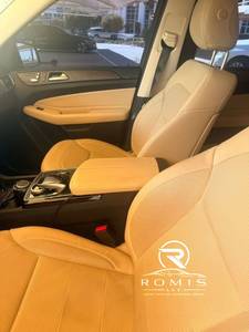 Mercedes-Benz SUV, Asientos de Cuero Negro, Volante a la Izquierda, 5 Plazas, Interior Oscuro - Product Image 5