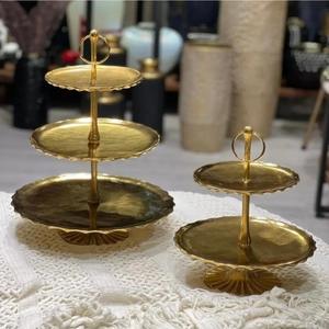 Exhibidor de Pastel de Bodas, Hecho a Mano, Ecológico, de Metal Fundido, Chapado en Oro, con Certificación CE, Pulido - Product Image 1