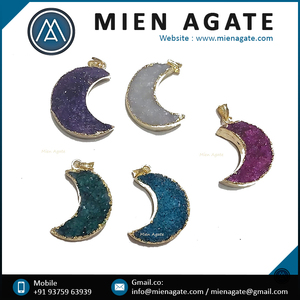 2024 venta al por mayor Natural Crescent Moon drusy colgante Venta caliente cristal cuarzo Lune colgante con cristal natural tendencia superior - Product Image 6