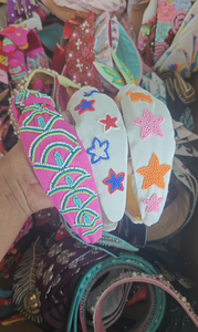 Diadema Blanca Bordada a Mano con Cuentas, Accesorio para el Cabello Étnico de Lujo Personalizado con Perlas y Lentejuelas, Duradero y de Alta Calidad para Mujer - Product Image 2