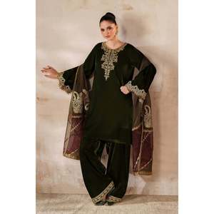 Conjunto de Traje de Terciopelo Bordado para Mujer PR-1210 - Product Image 3
