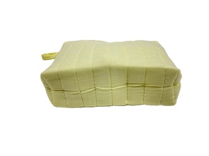 Pochettes en mousseline de coton imprimée pour femmes Pochette de beauté cosmétique à fermeture éclair dorée dans plusieurs styles Couleurs et impressions pour les cadeaux - Product Image 2