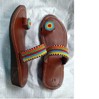 Chaussures plates d'été bohèmes ethniques brodées à la main en cuir véritable avec perles de verre artisanales – Tendance mode et confort