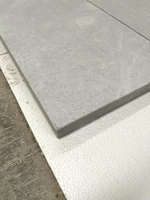 Dalles de marbre gris naturel modernes 2025, finition sablée antidérapante, haute qualité, certifiées CE, faible entretien pour