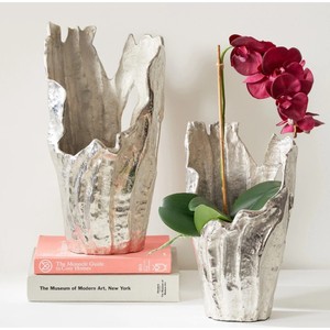 New Sculpturual Designed <b>Vases</b> and Pots for Home Decor Garden Supplies Room Decor for Gift Metal <b>Gold</b> Finishing Garden Planters - Product Image 6
