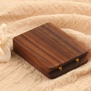 Caja de exhibición de anillo giratorio de nogal negro de gama alta creativa perfecta para propuesta compromiso confesión logotipo personalizable madera maciza - Product Image 5