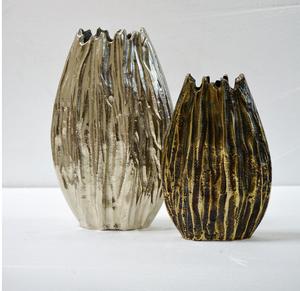 Floreros de aluminio de diseño único de Venta caliente Dos colores diferentes para la decoración de la boda Hace que su espacio sea hermoso - Product Image 2