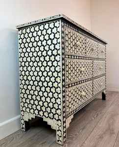 Cajonera con Incrustaciones de Hueso de Madera de Inspiración Vintage, Lujosa Unidad de Almacenamiento Hecha a Mano para Dormitorio, Gimnasio, Diseño Clásico Contemporáneo - Product Image 5