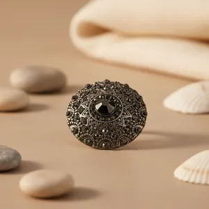 Anillo de Cóctel Ajustable Chapado en Oro Rosa con Piedras Preciosas Naturales, Joyería Moderna y Elegante con Incrustaciones de 18K - Product Image 3