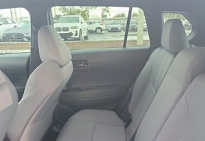 Véhicule d'occasion Toyota Corolla Cross Hybrid SE 2025 – Essence/Électrique – Disponible en conduite à gauche et à droite - Product Image 3