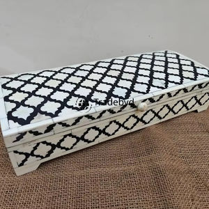 Exquisita caja de incrustaciones de hueso y fregona hecha a mano para almacenamiento de lujo elegante organizador de joyas para casas de diseño Tradebyd - Product Image 1