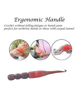 Crochet en bois ergonomique fait à la main pour tricoter crochet en résine époxy - Product Image 2