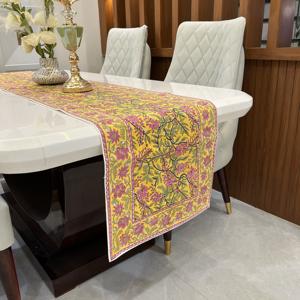 Chemin de table en tissu de coton 100% fait main, imprimé à la main avec des motifs floraux de cymbidium vert lime, taille personnalisée, pour les événements de mariage, l'hôtellerie, les fêtes - Product Image 1