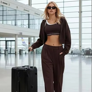 Ropa Deportiva Cómoda y Elegante para Mujer, 100% Poliéster, Transpirable, con Bolsillo Trasero con Cremallera, Chaqueta Deportiva con Capucha para Primavera - Product Image 1