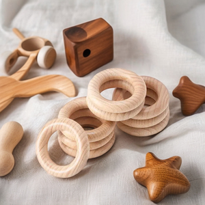 Anneaux en bois massif non finis COMPASS en hêtre naturel, écologiques, style Art Déco, pour mariage, Pâques, décoration murale et maison - Vente en gros - Product Image 1