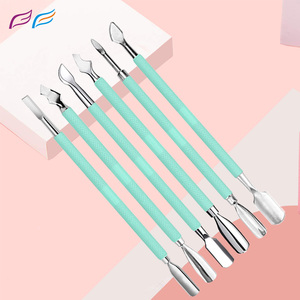 Outils professionnels de nail art en gros : Repousse-cuticules en acier inoxydable, couleur et emballage personnalisés par Bahasa Pro - Product Image 1