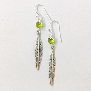 ต่างหูเพอริดอท (3.8 กรัม) ทอง 14K รูปทรงขนนกประดับเพชร ตัวเรือนโรสโกลด์ ดีไซน์ทันสมัย เครื่องประดับชุบทอง - Product Image 1