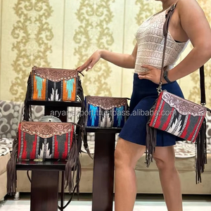 Wholesale 2024 New Luxury High Quality Designer Hand Tooled Saddle Blanket Fringe Crossbody Bag Genuine Leather Women's Handbag - Product Image 4