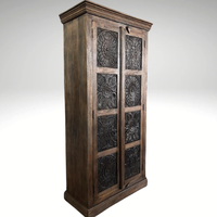 Armoire en bois massif de style vintage exquis |   Armoire artisanale d'aspect antique pour la décoration de chambre de luxe