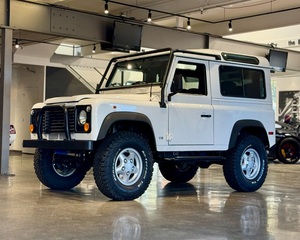 Land Rover Defender 90 V8 4WD de 1997, Usado en Buen Estado - Listo para Enviar - Product Image 1